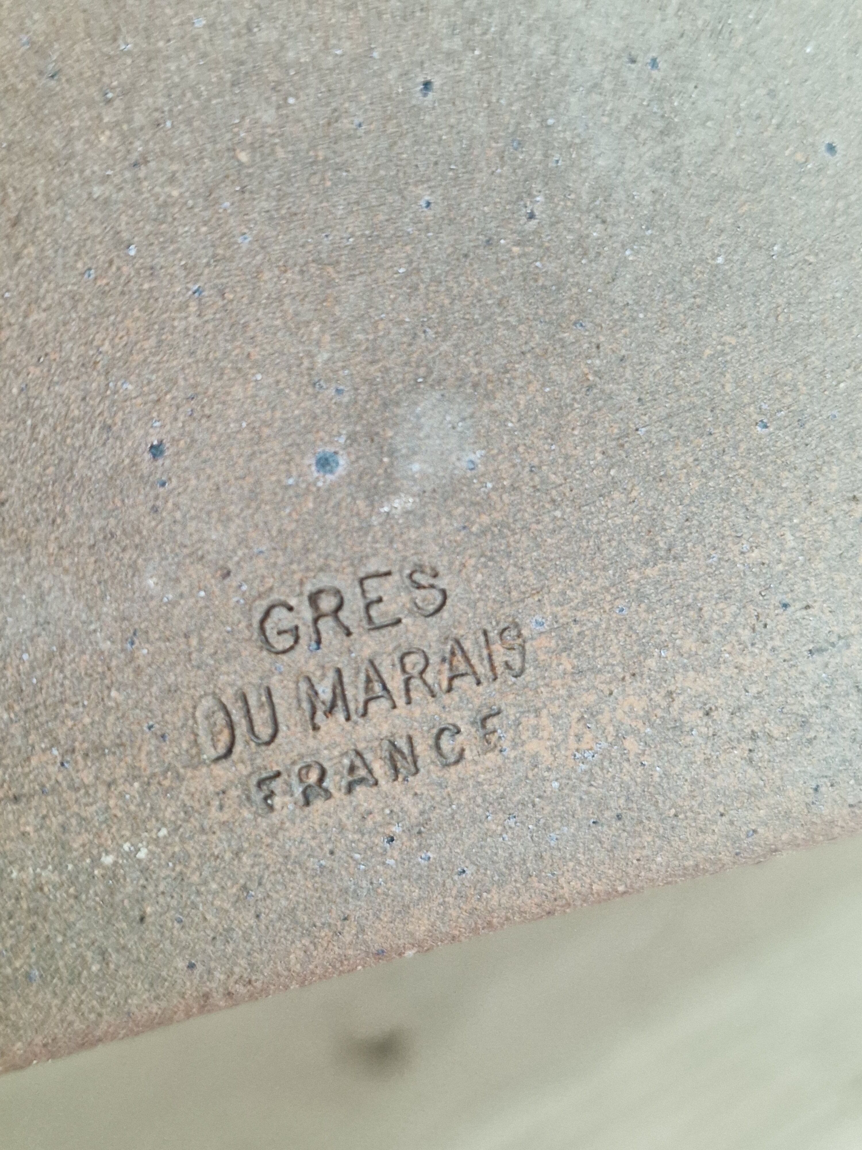 Butter dish in Marais sandstone