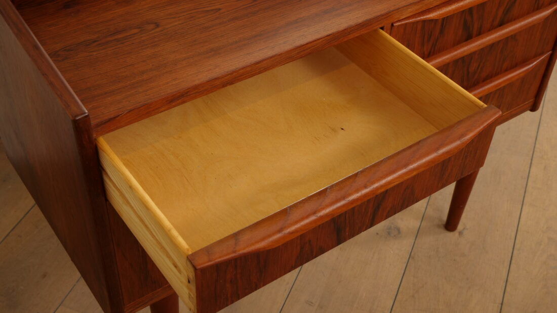 Vintage dressing table | Danish design | Teak