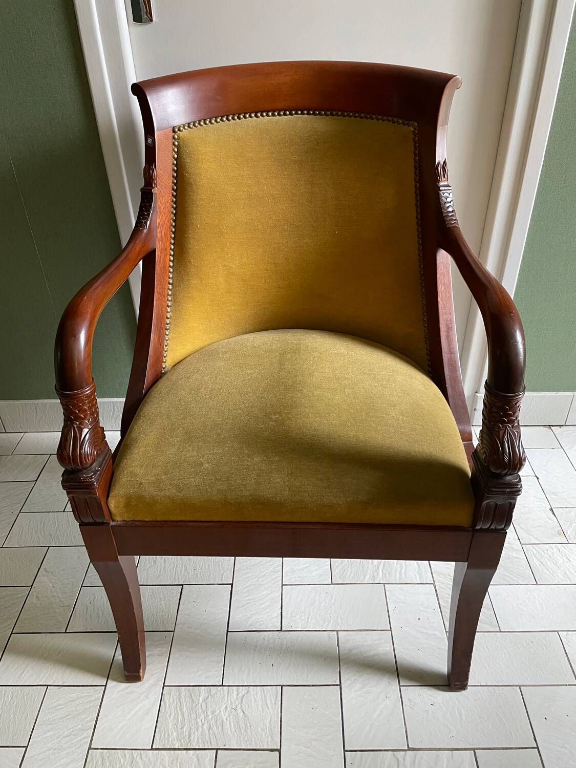 Fauteuil Empire en velours vert et acajou