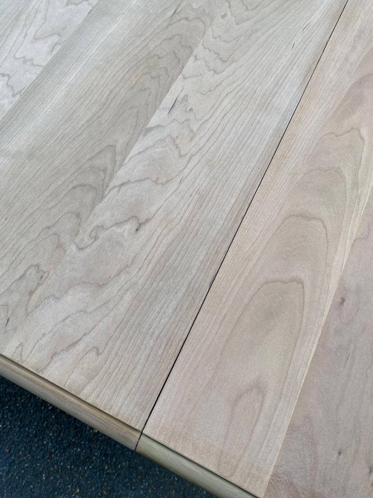 Large round extendable Louis Philippe 19th century dining table, renovated, 250cm