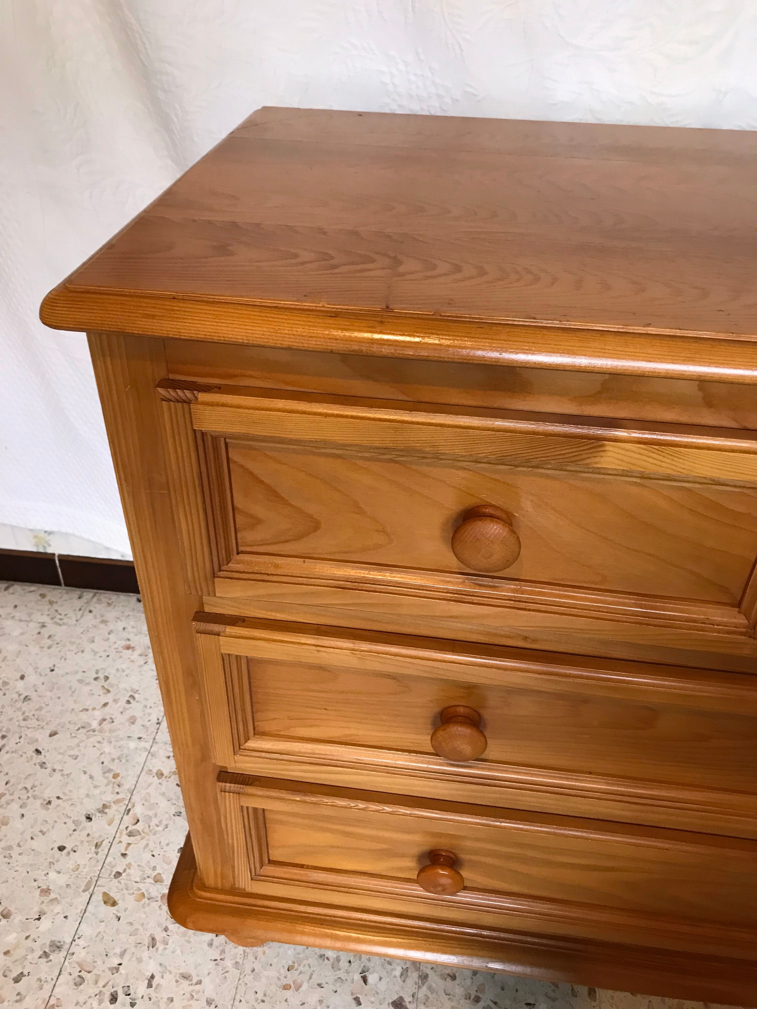 Vintage wooden chest of drawers 3 drawers round buttons country style