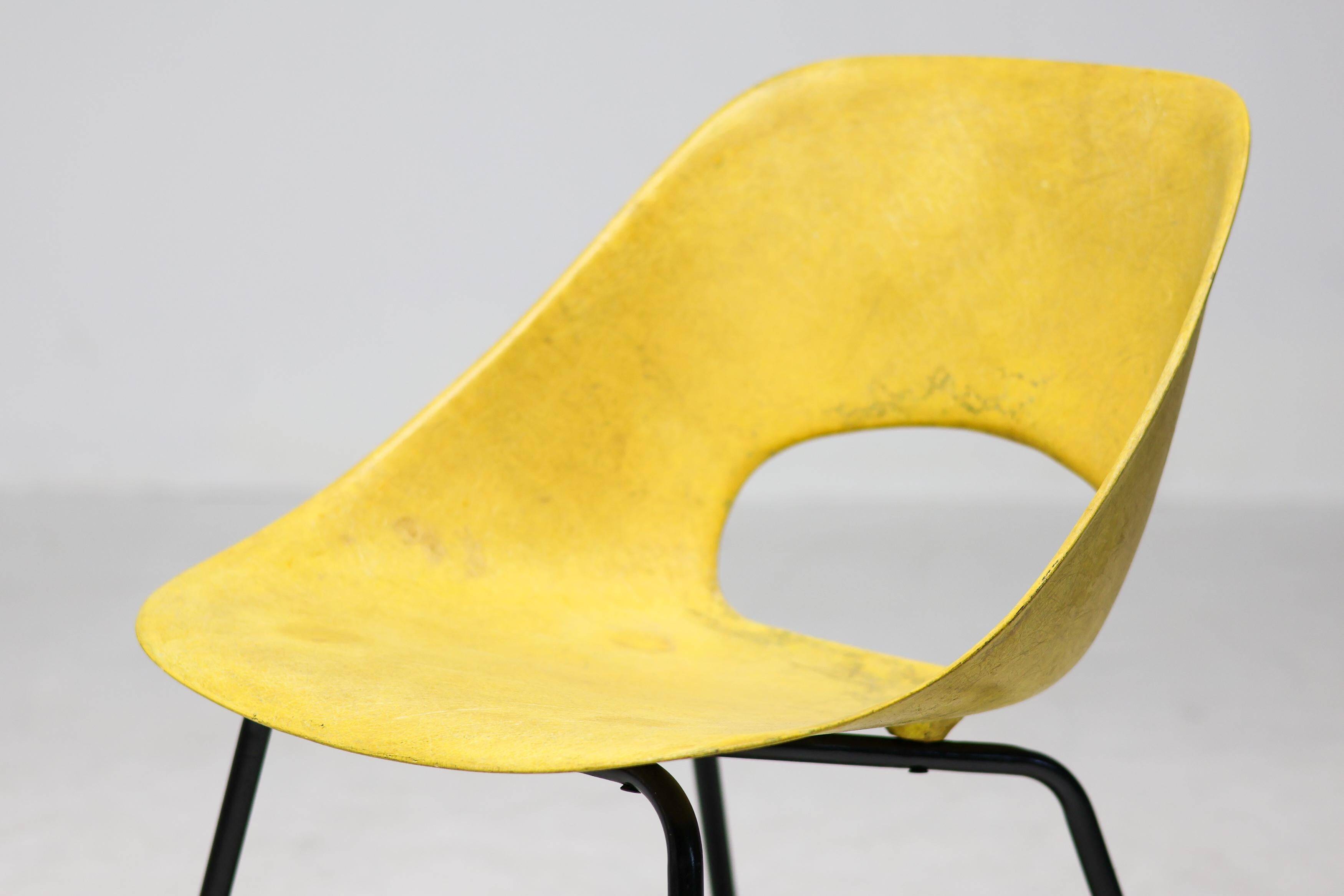 Rare yellow fibreglass tulip chair by Pierre Guariche for Steiner, 1950s.