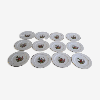 12 assiettes en faïence de Gien motif scènes galantes diam 20 cm