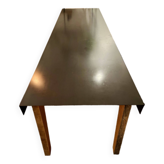 Bix table from the Cigüe brand