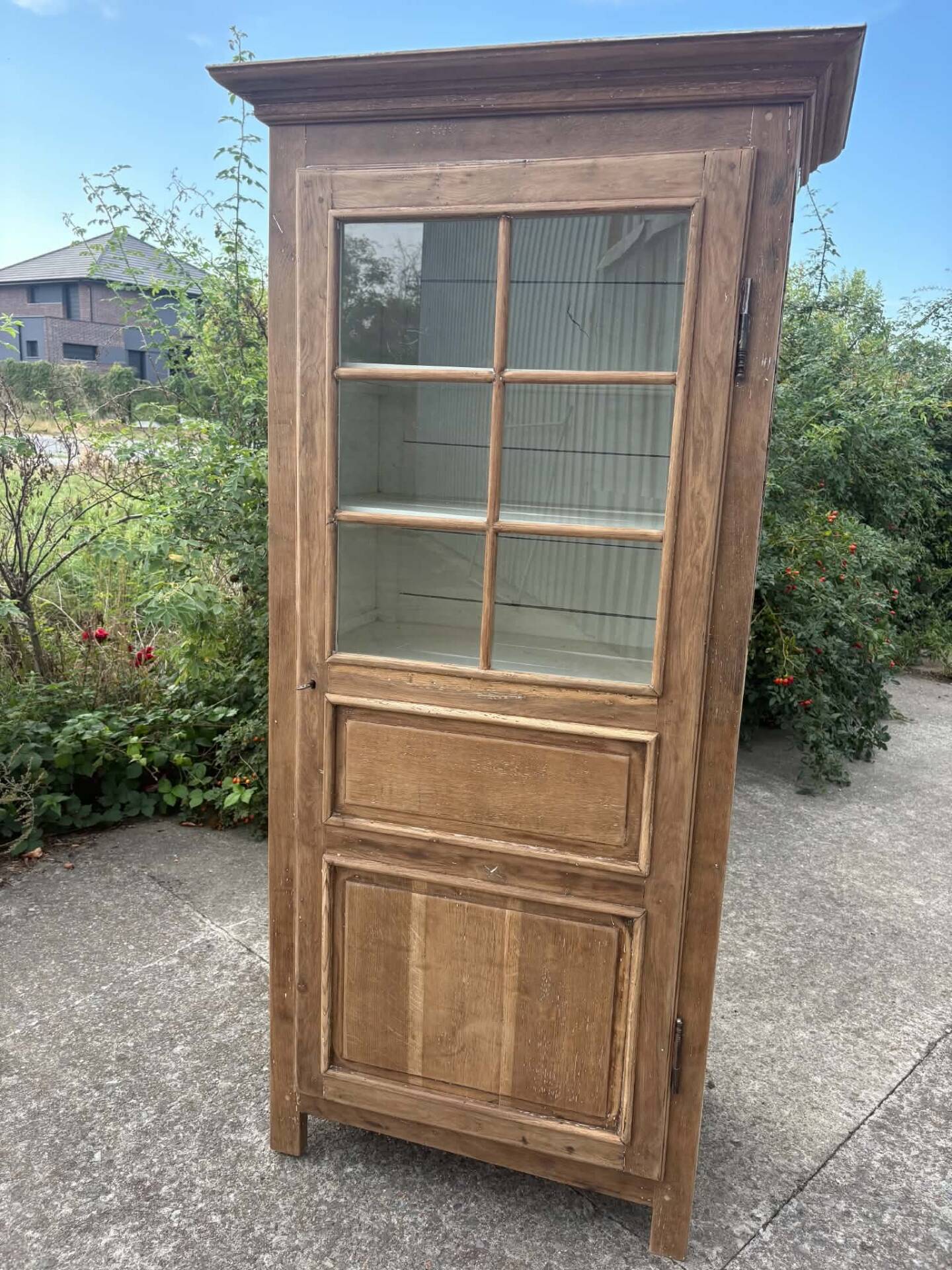 Armoire / vitrine  ancienne en bois massif