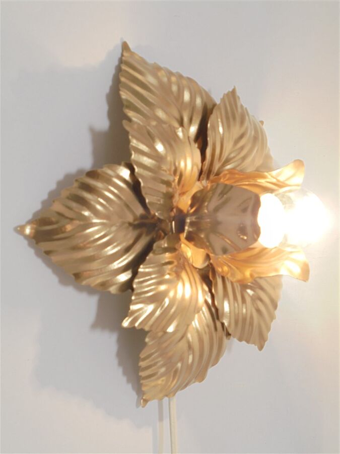 Sconce golden flower