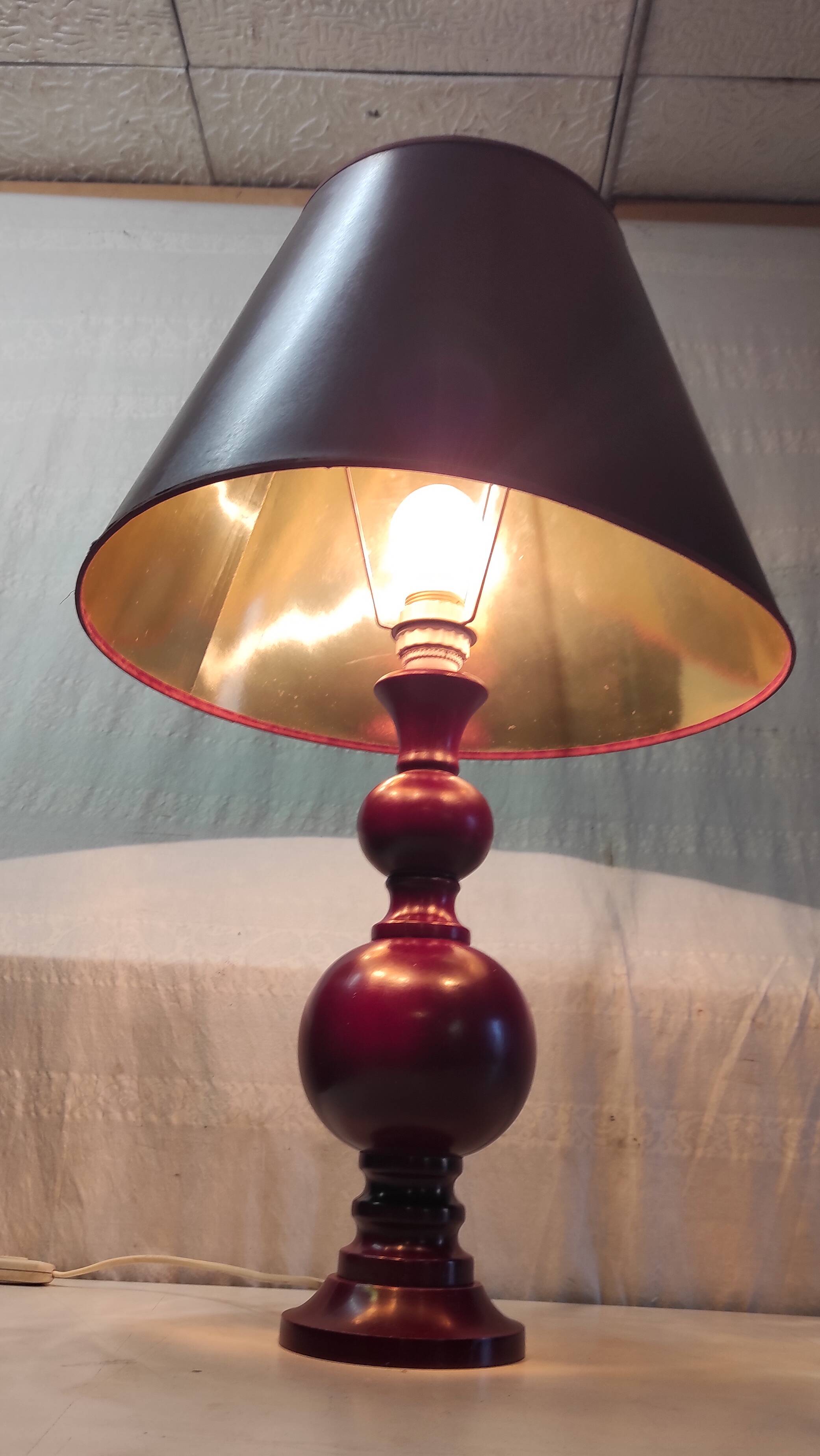 Turned wood table lamp in plum color - 1970s