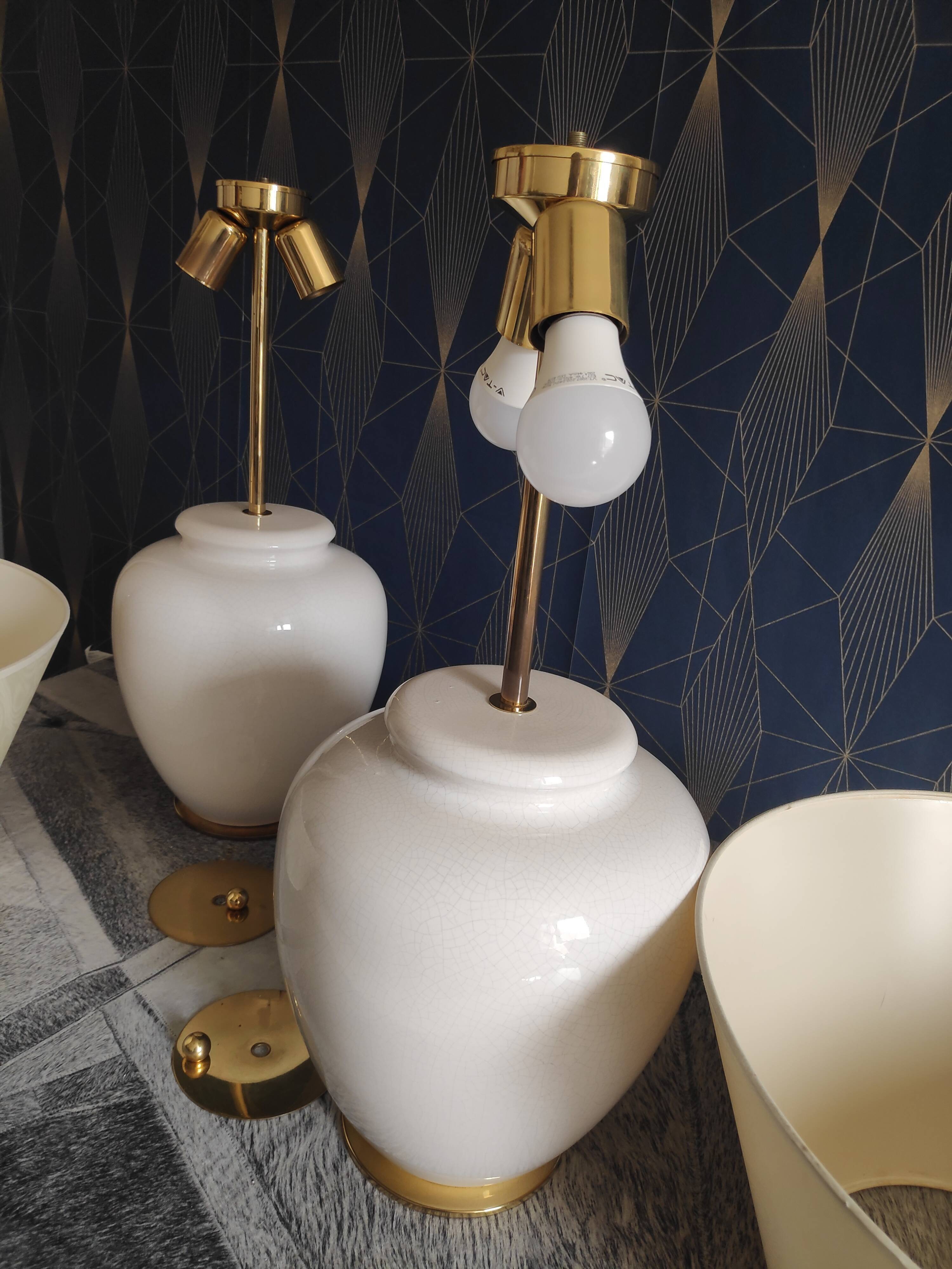 Lamps 2 white cracked ceramic foot fires