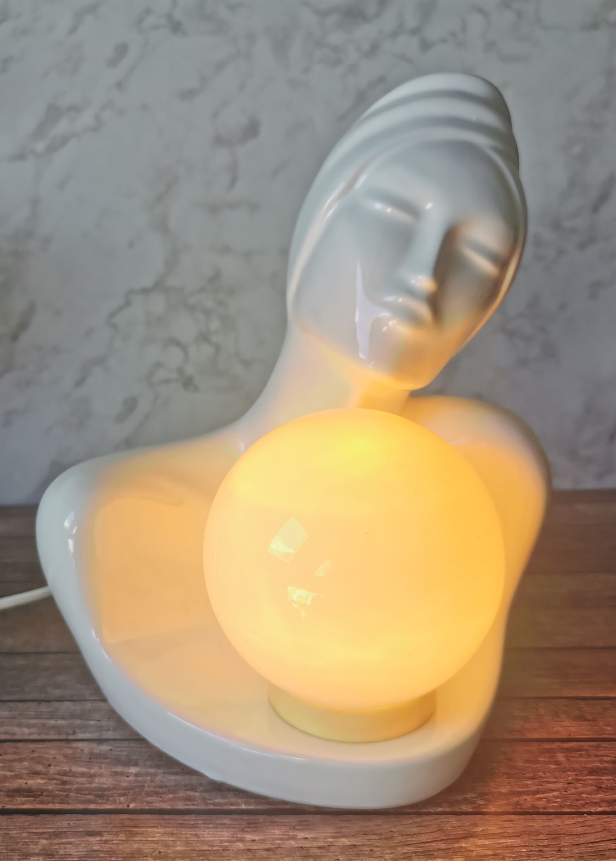 Women's lamp ceramic opal globe