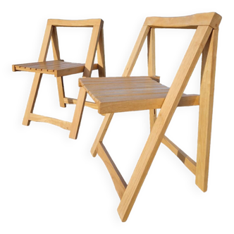 Set of 2  folding chairs