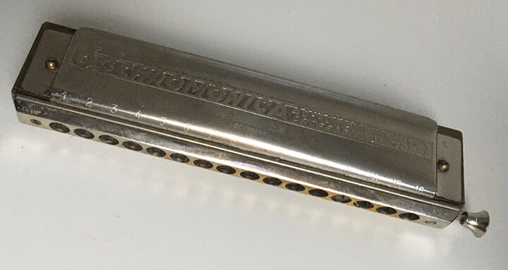 Former harmonica hohner - the 64 chromonica, 4 chromatic octaves professional model