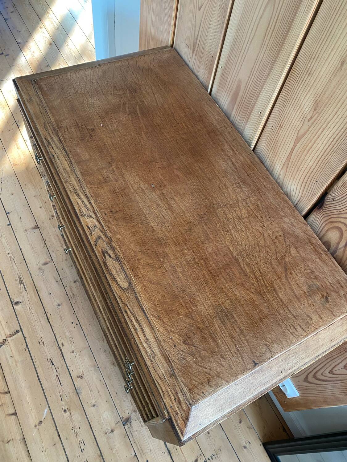 Art Deco chest of drawers