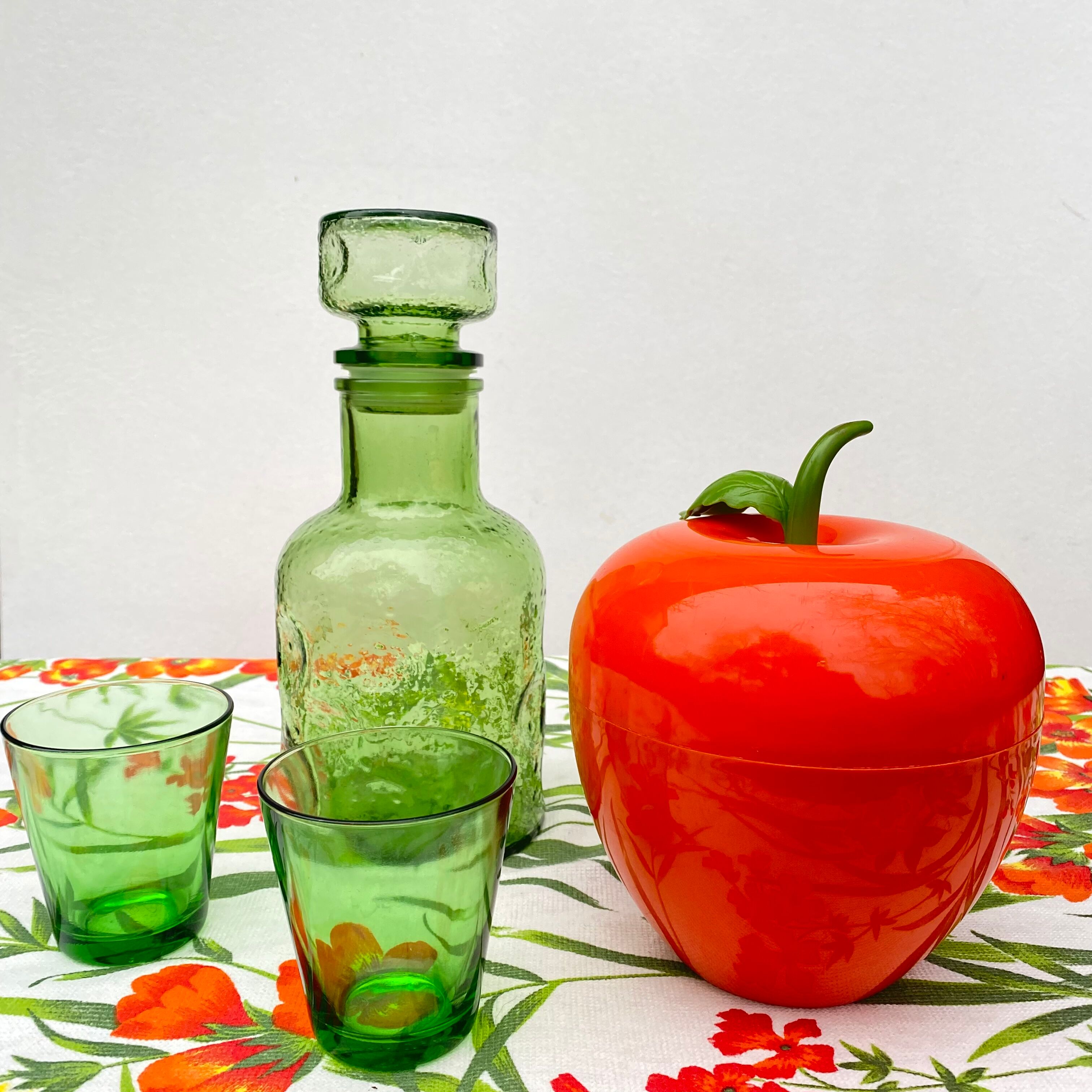 Vintage apple ice bucket SOM