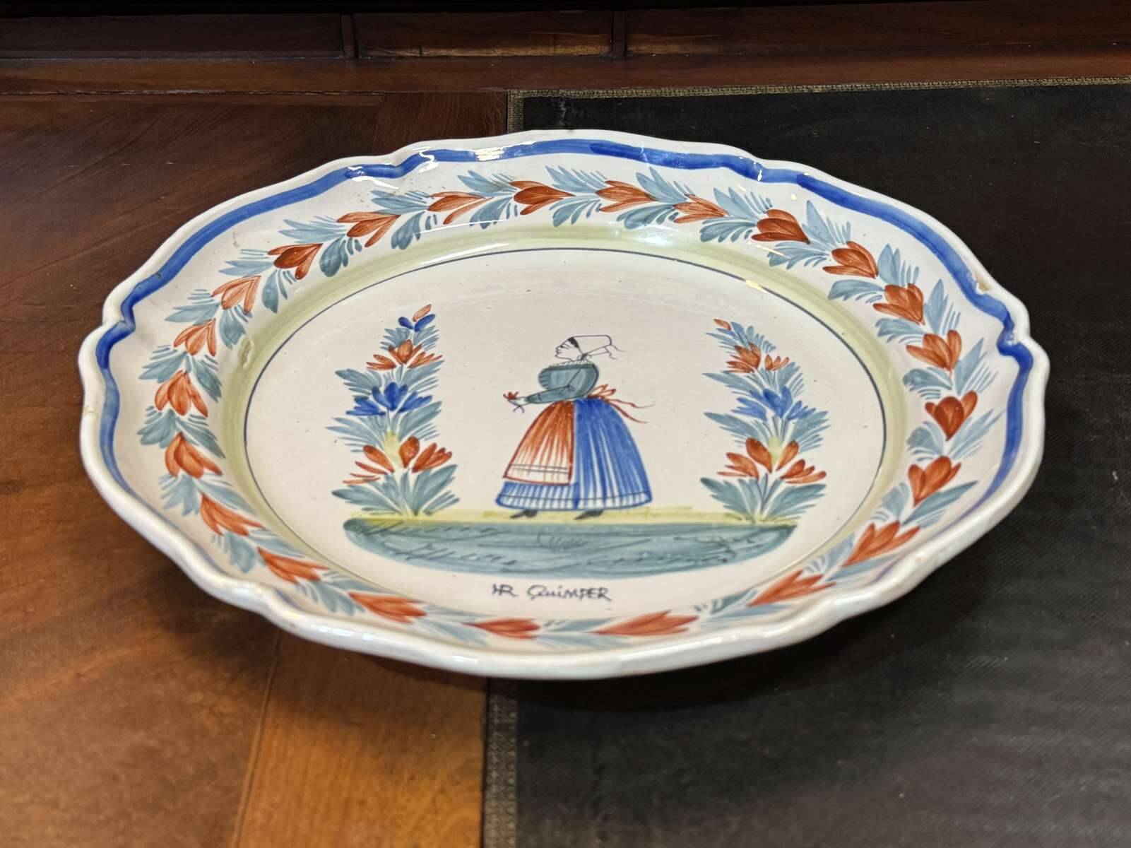 Plat en faience de quimper début XXème