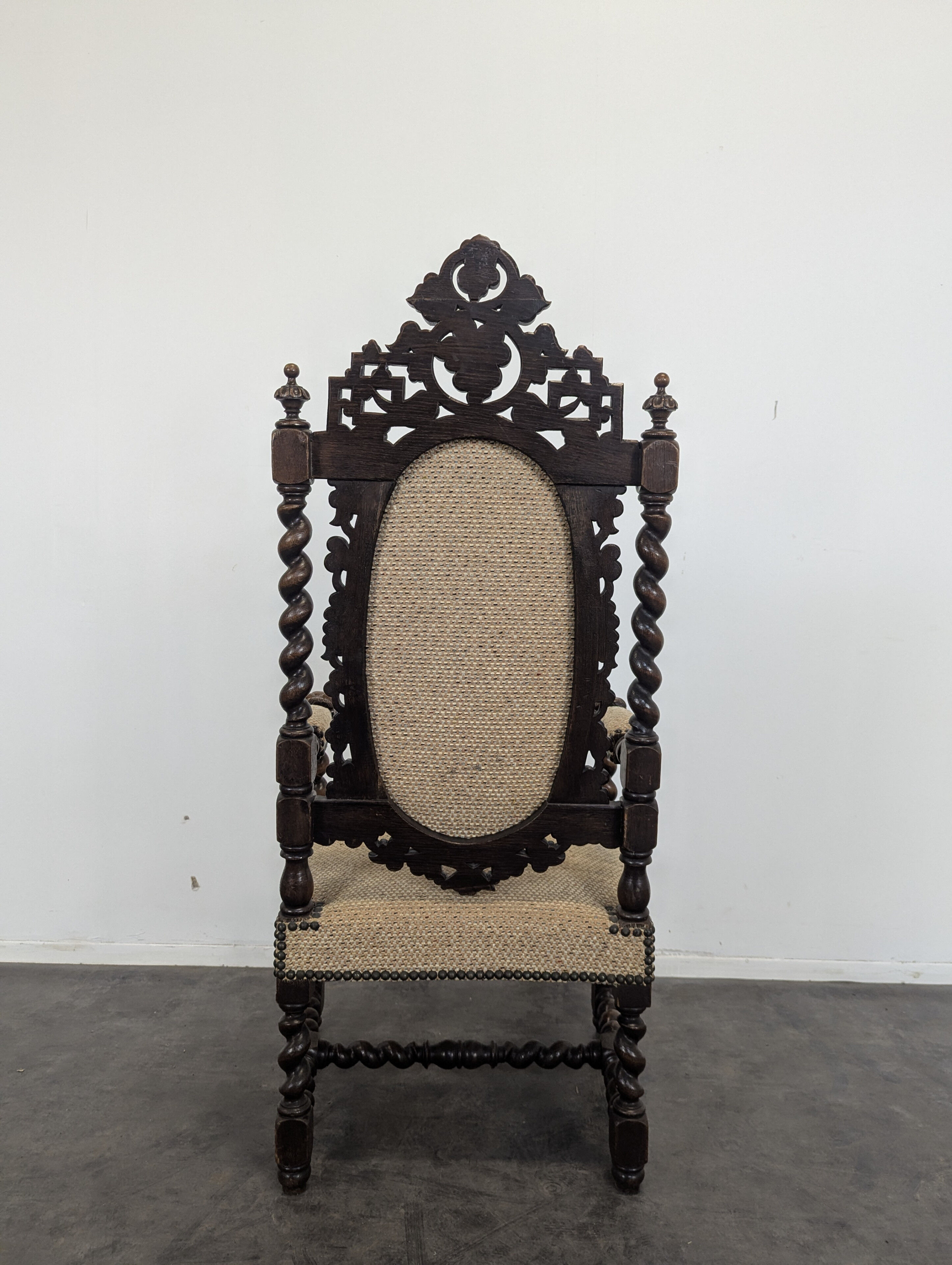Fauteuil de style Louis XIII en chêne
