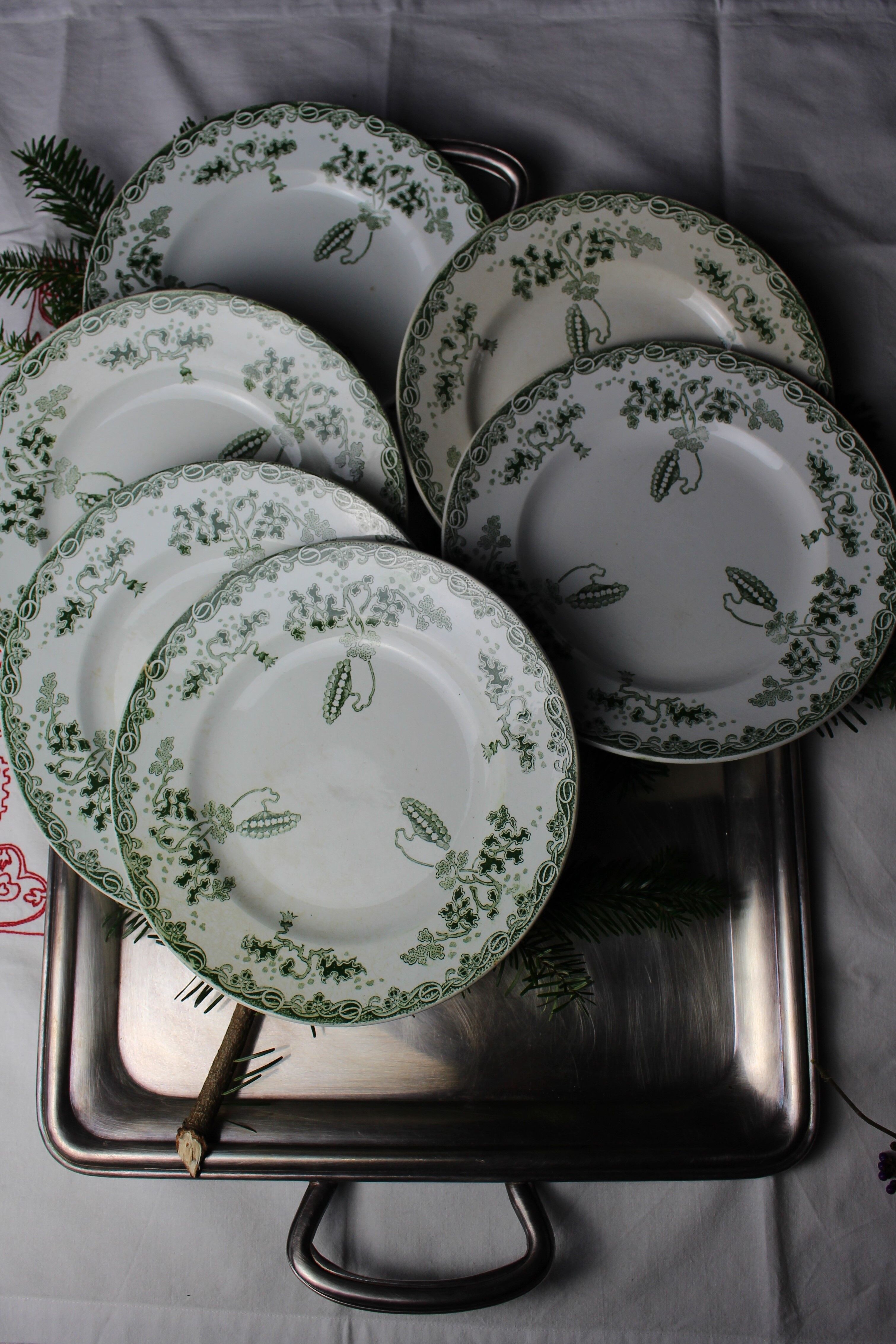 Lot of 6 flat plates "Modern Style"