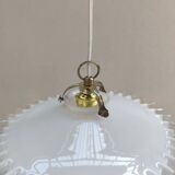 Notched opaline suspension