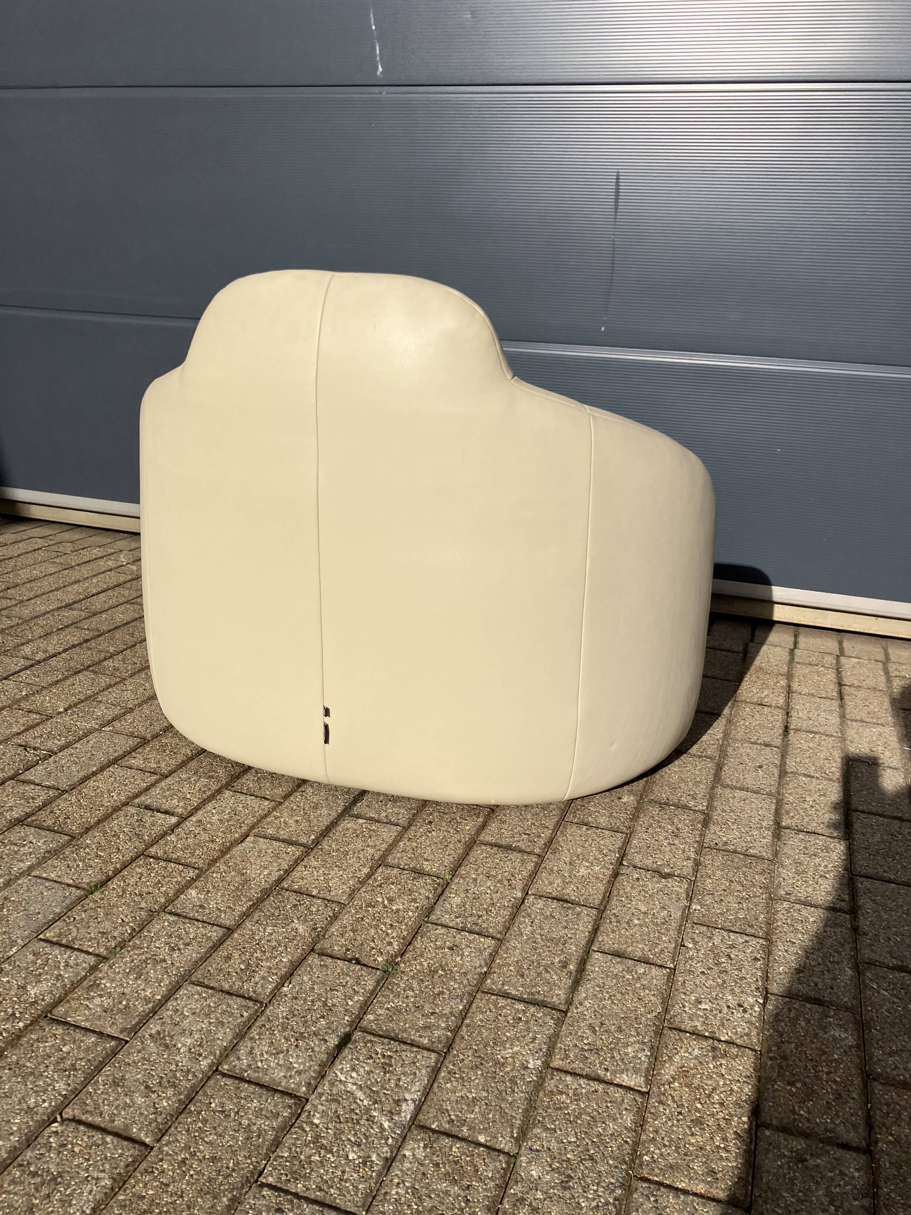 Ligne Roset Pumpkin 1-seater + pouf in beige leather by Pierre Paulin