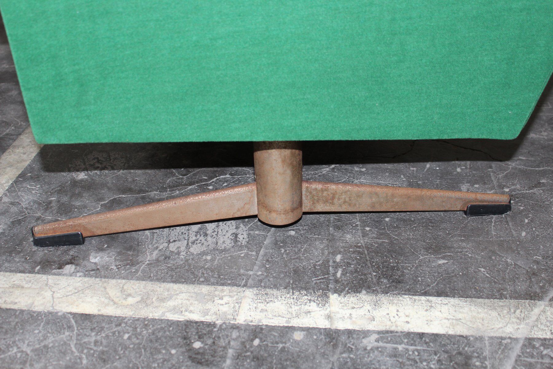 Mid-century Italian emerald green sofa