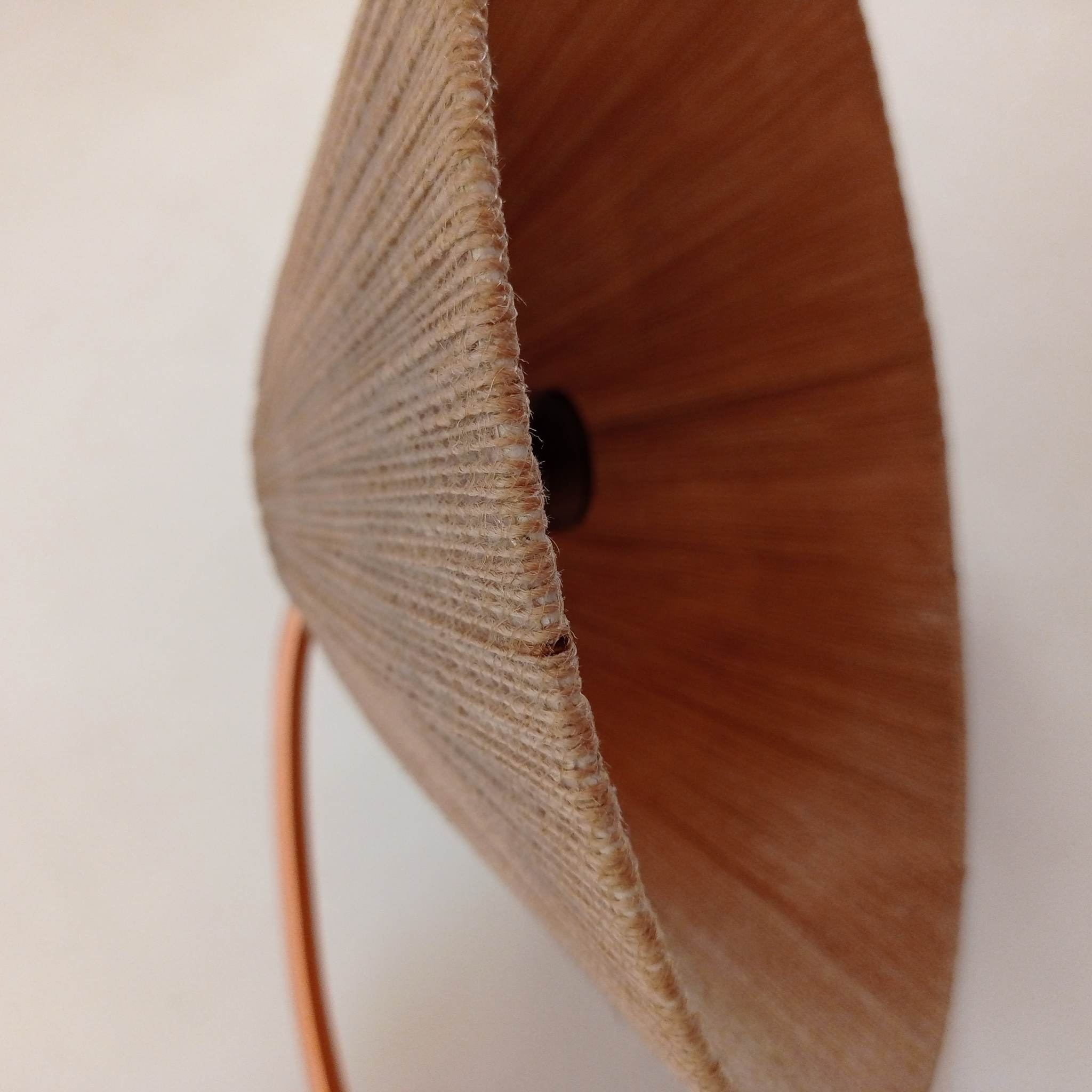 Lampe de table Temde produite dans les années 60 en Suisse.