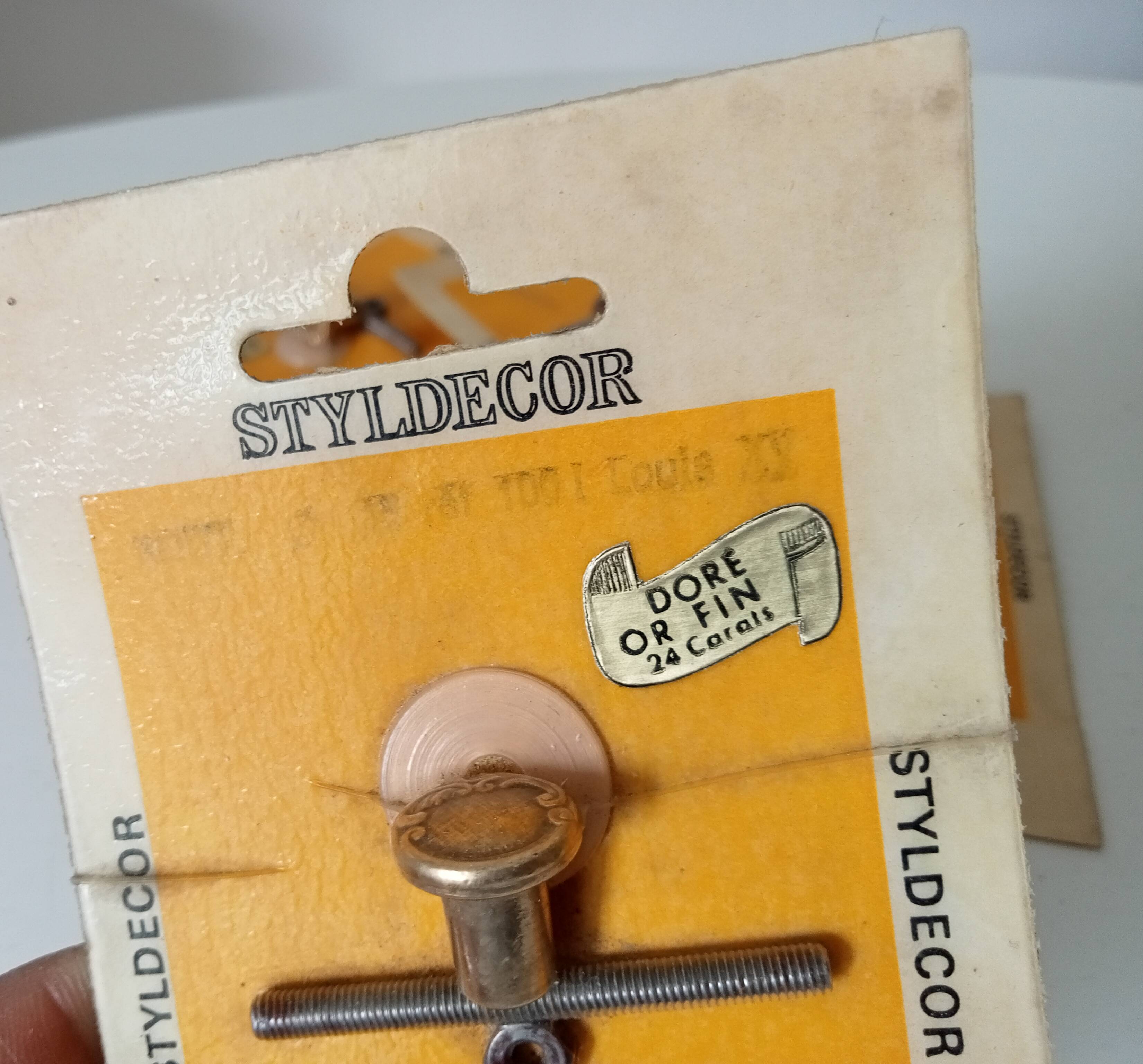 Antique furniture knob gilded with fine gold