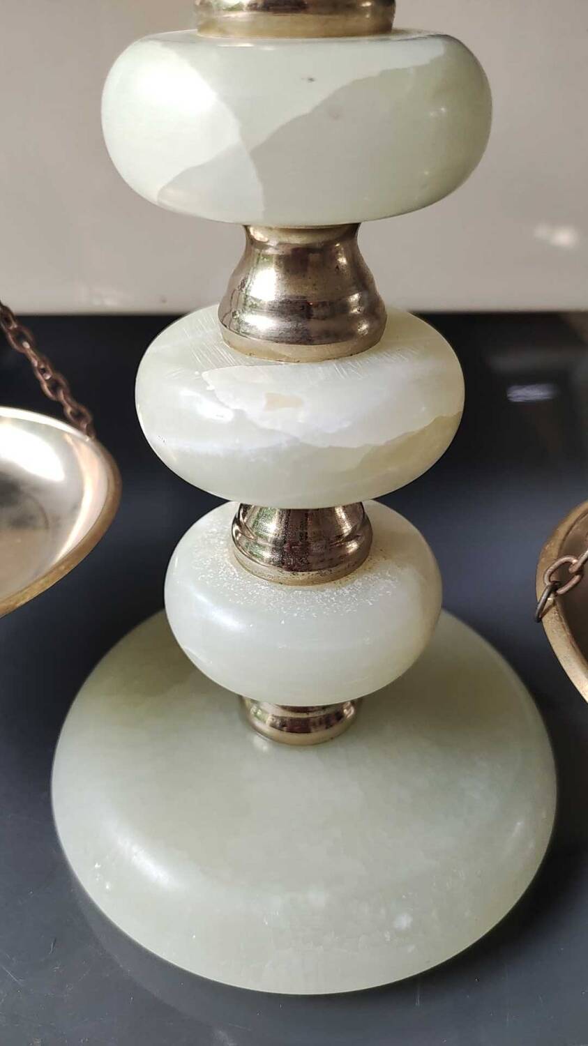 Old decorative Scales of Justice. Onyx, marble/brass. From the 50s. Dim 29 x 30 cm