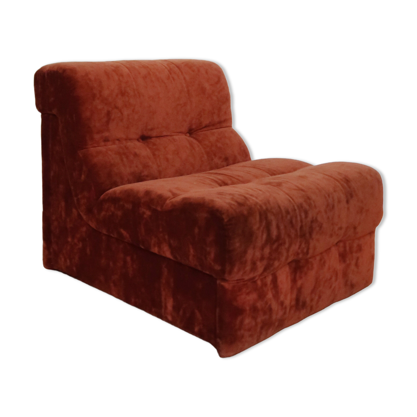 Rusty velvet low chair without arms