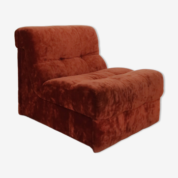 Rusty velvet low chair without arms