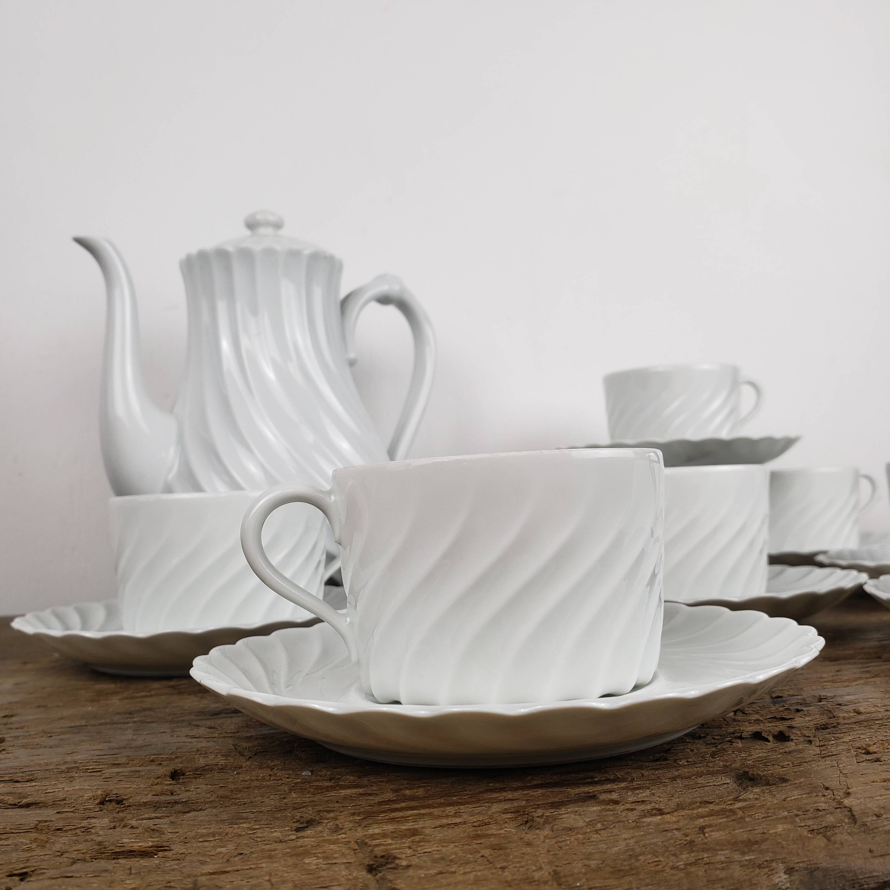 Limoges porcelain tea service, Haviland house, Cote Torse model