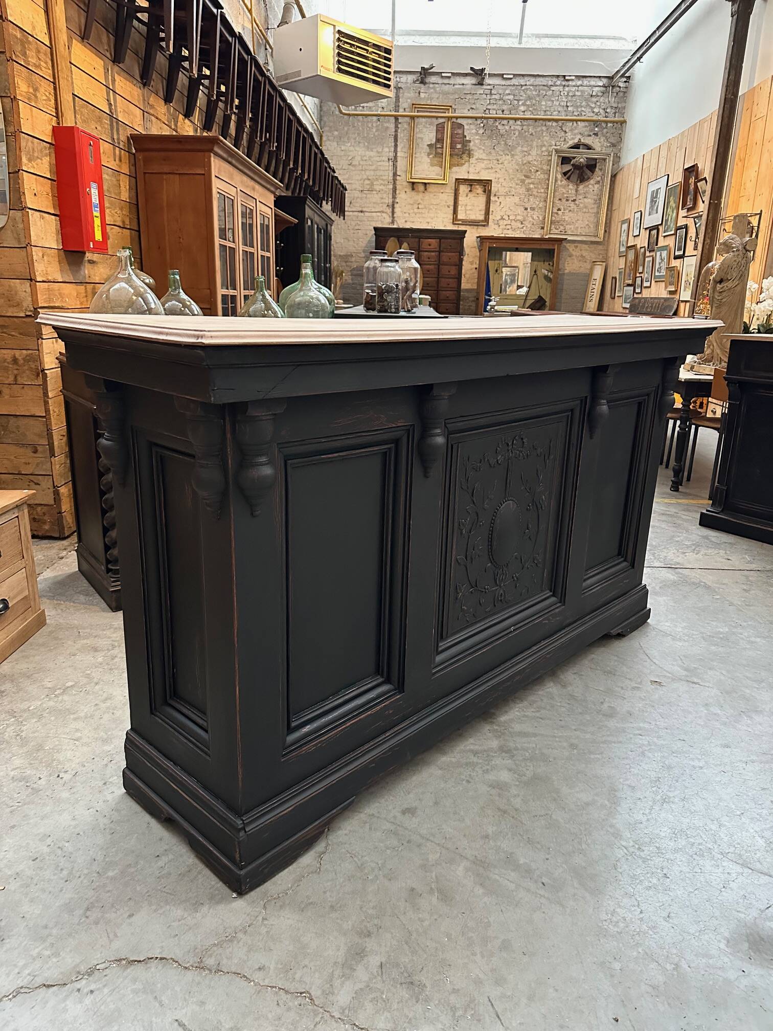 Early 20th century bar counter
