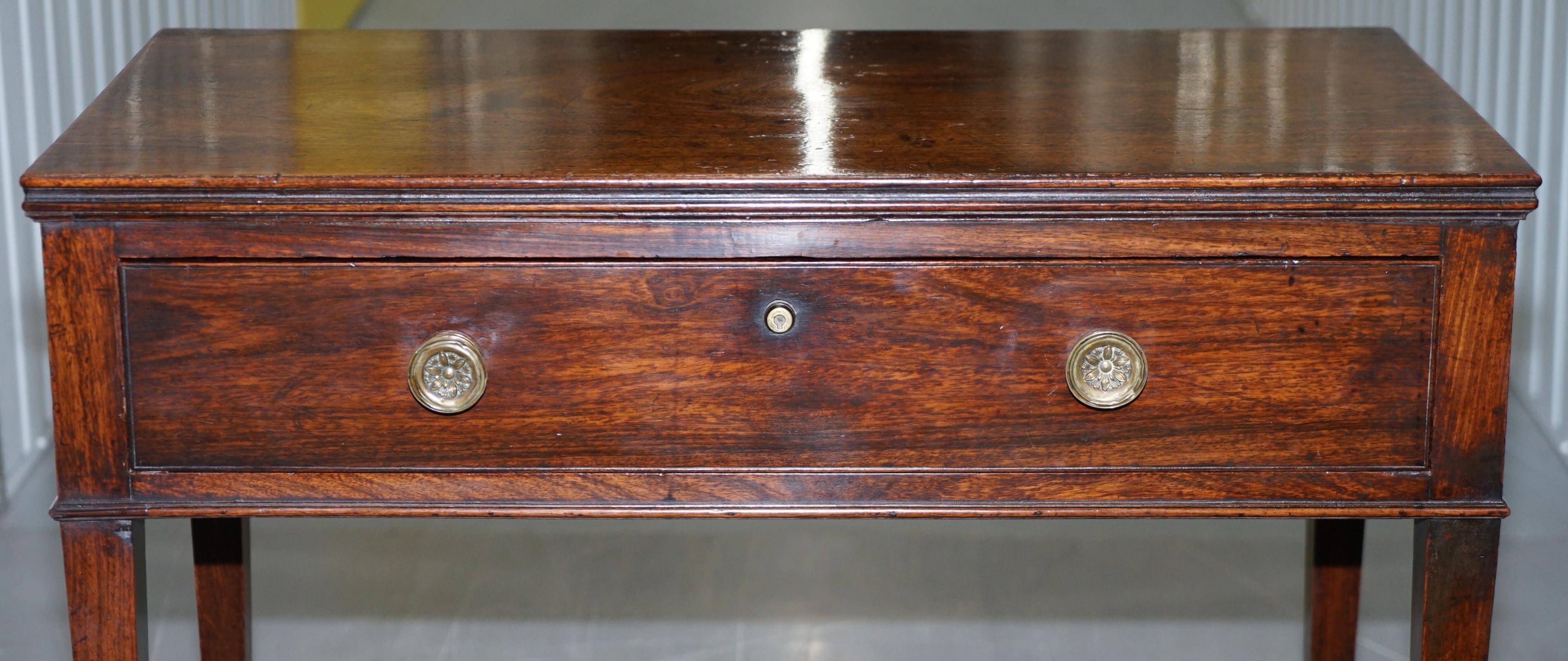 Library secretary George III in Cuban mahogany by Gillows, circa 1790.