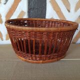 Round wicker basket