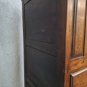 Standing man in Louis XIII style, made of solid oak, from the 20th century.
