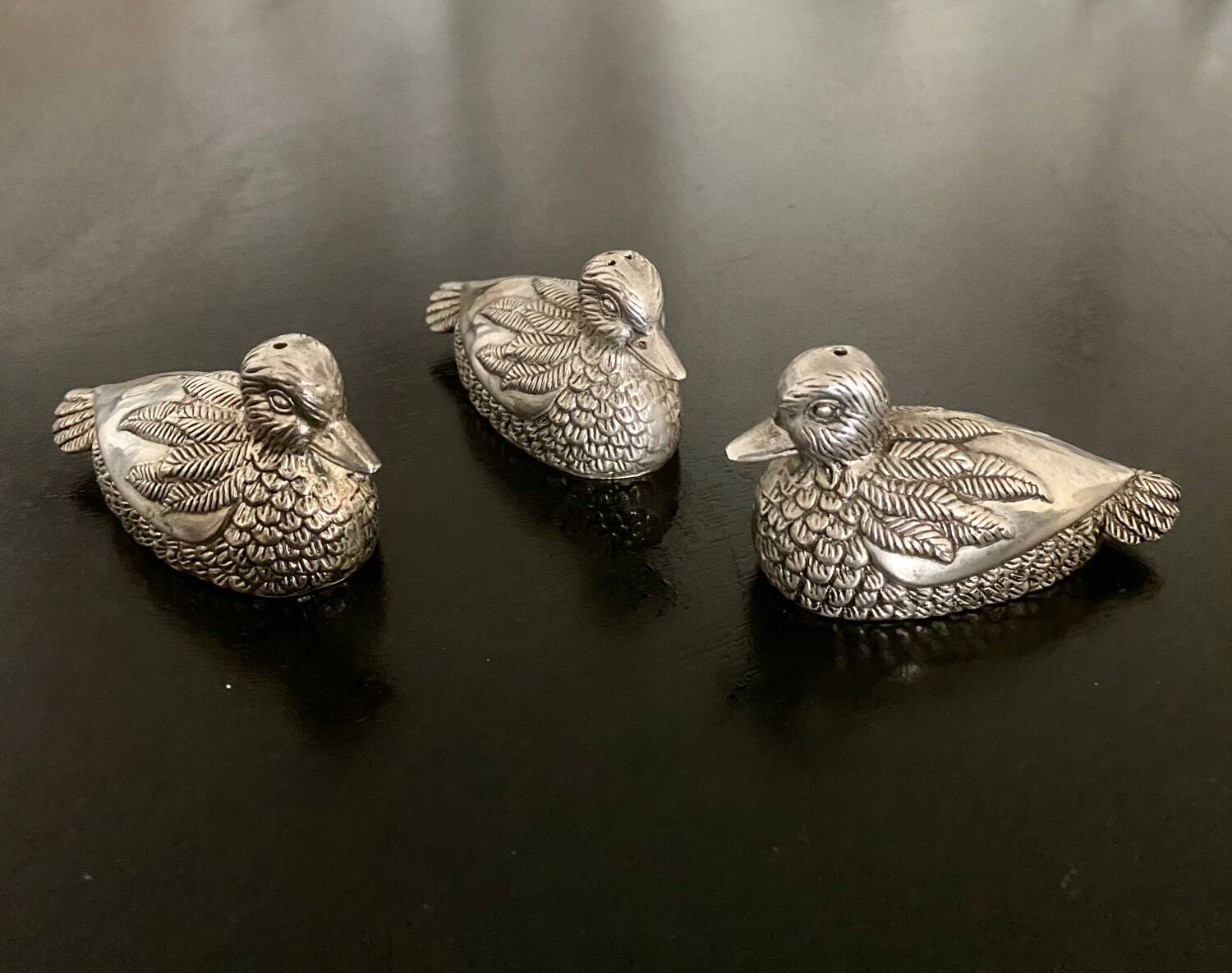 2 pepper shakers, 1 Silea salt shaker, duck shape