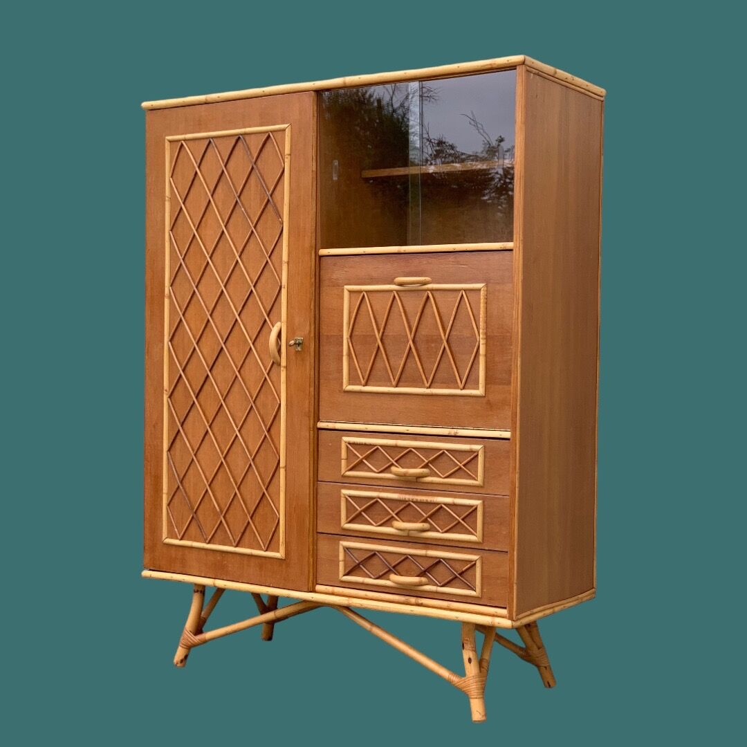Rattan wardrobe with tapered legs from the 1960s.