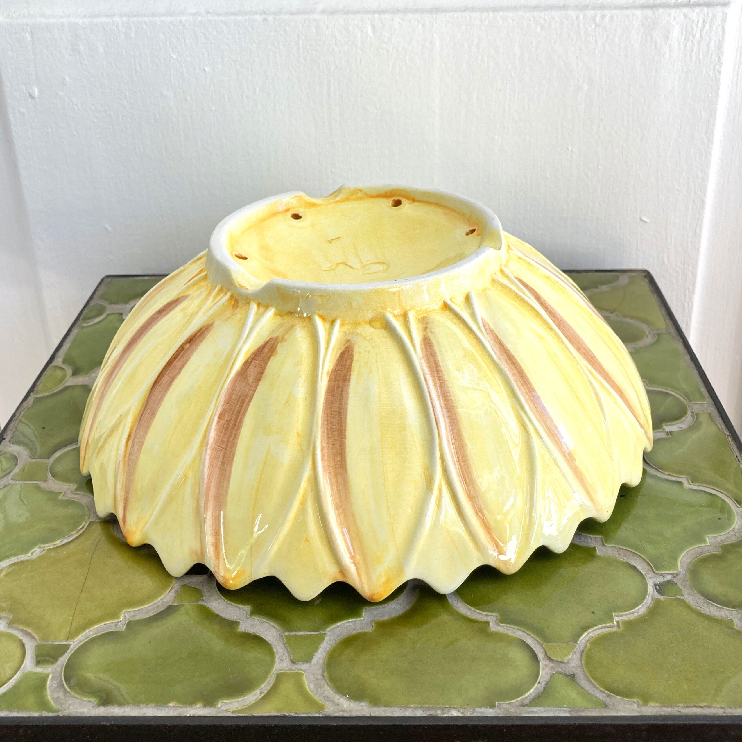 Ceramic fruit drainer