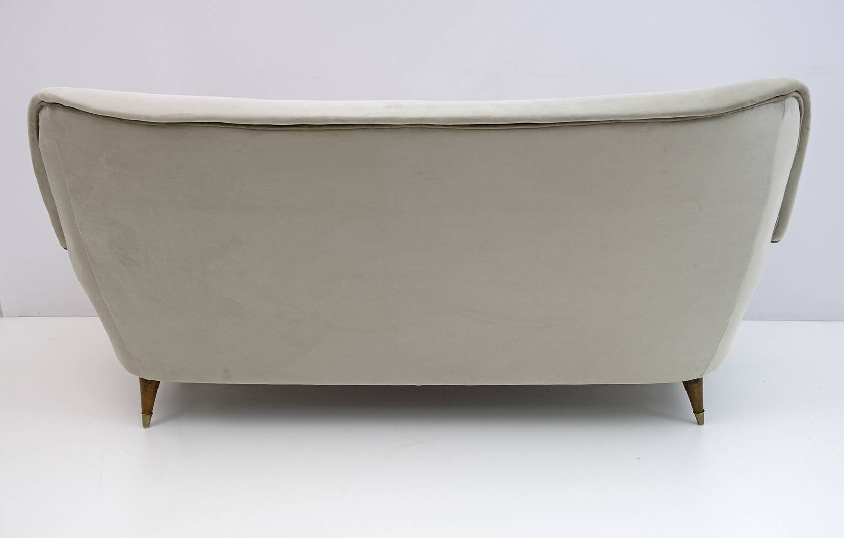 Attributed Gio Ponti Mid-Century Modern Velvet Sofa for ISA, 1950s