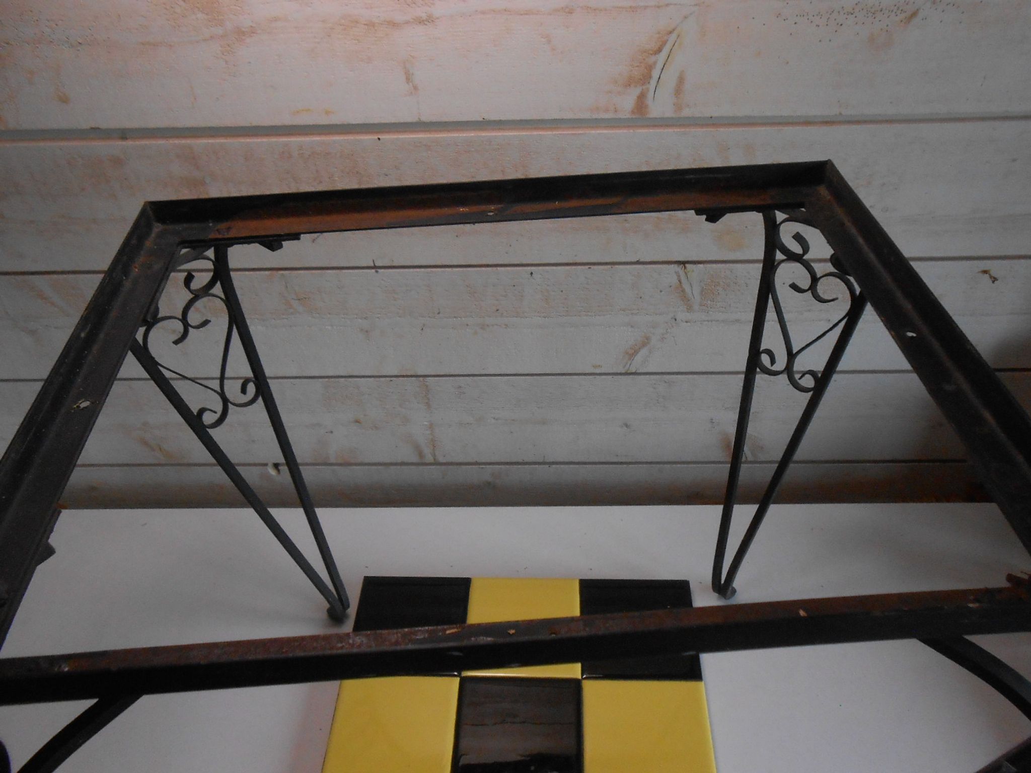 Table d'appoint en fer forgé vintage