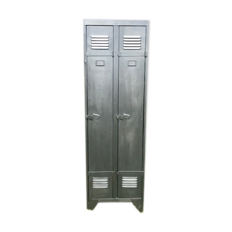 Metal cloakroom