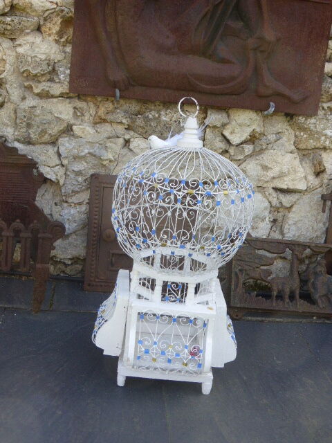 Cage has birds vintage, in wood and metal, painted in blue and white