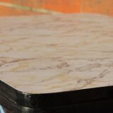 Table formica marble