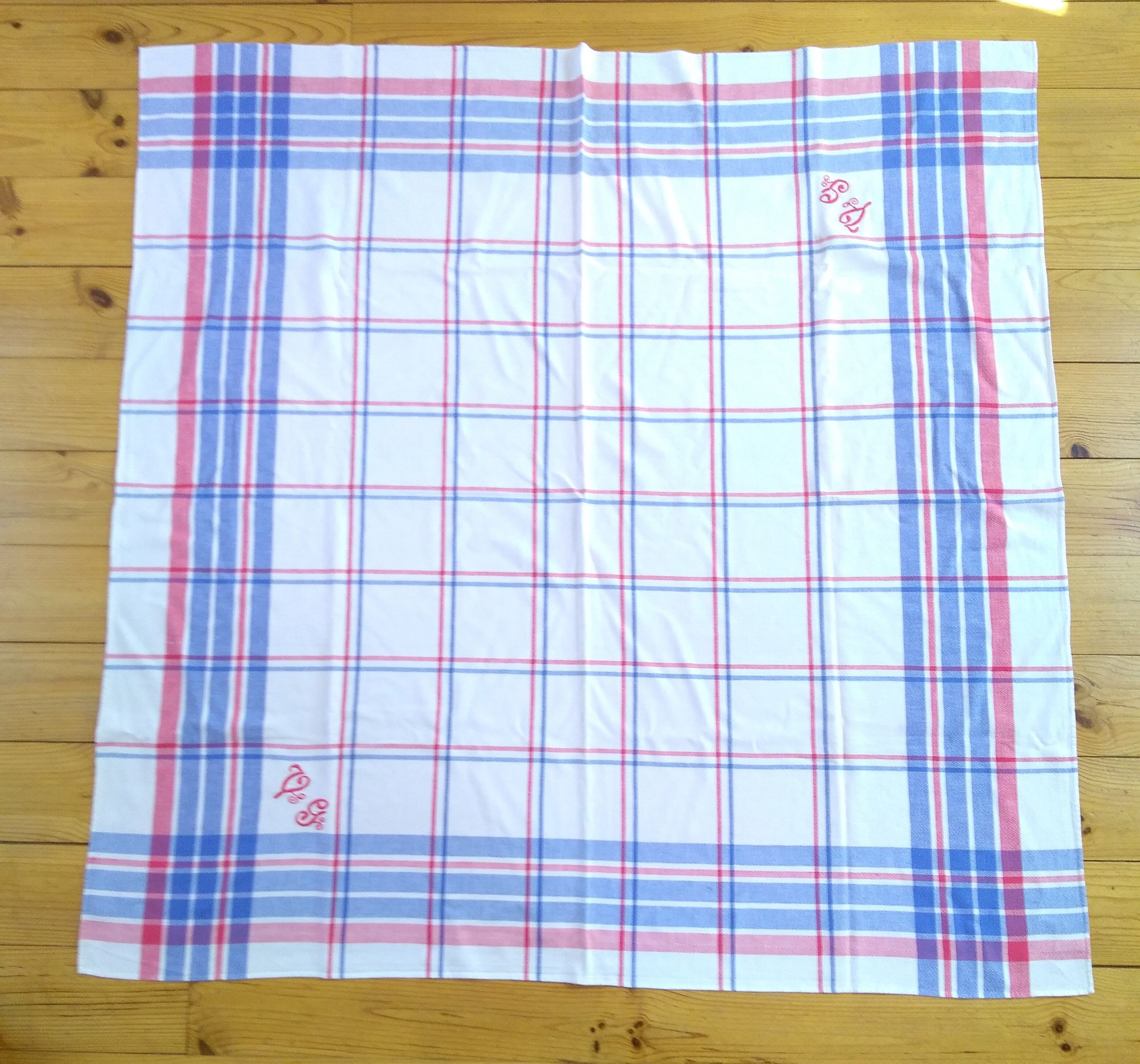 Nappe campagne chic et ses 6 serviettes monogrammées vg