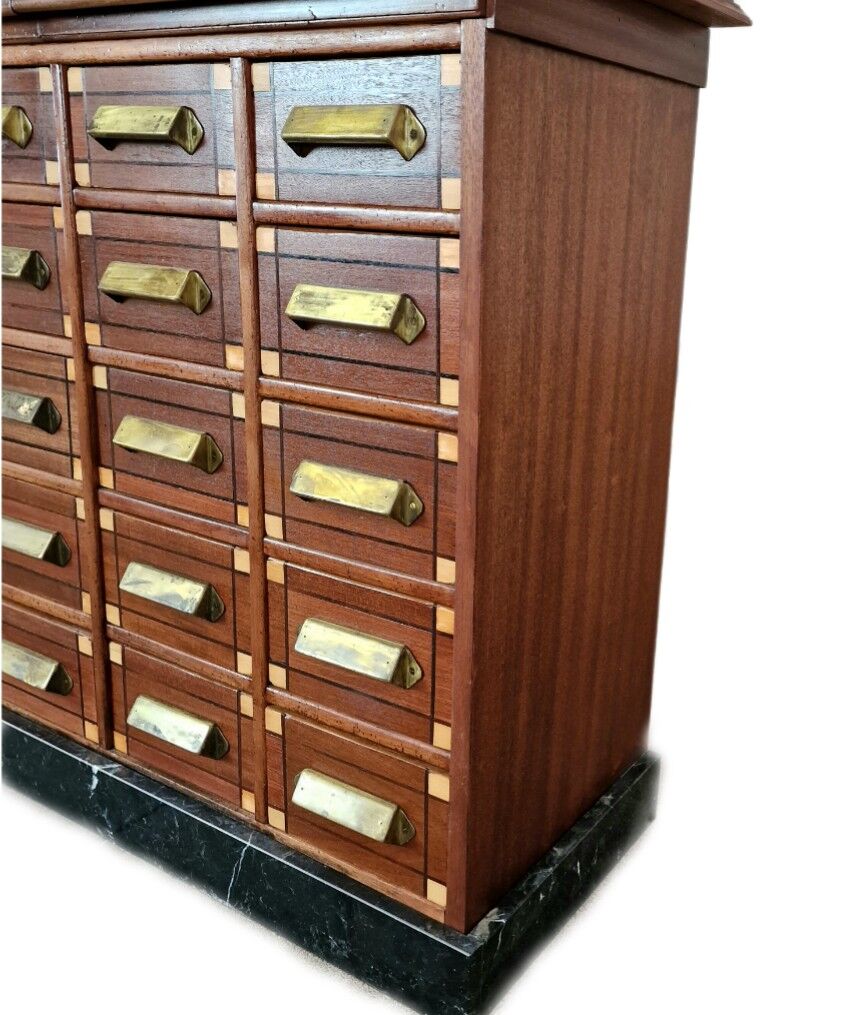 Grand cabinet d’apothicaire en acajou ancien, armoire de pharmacie Art Déco, bibliothèque