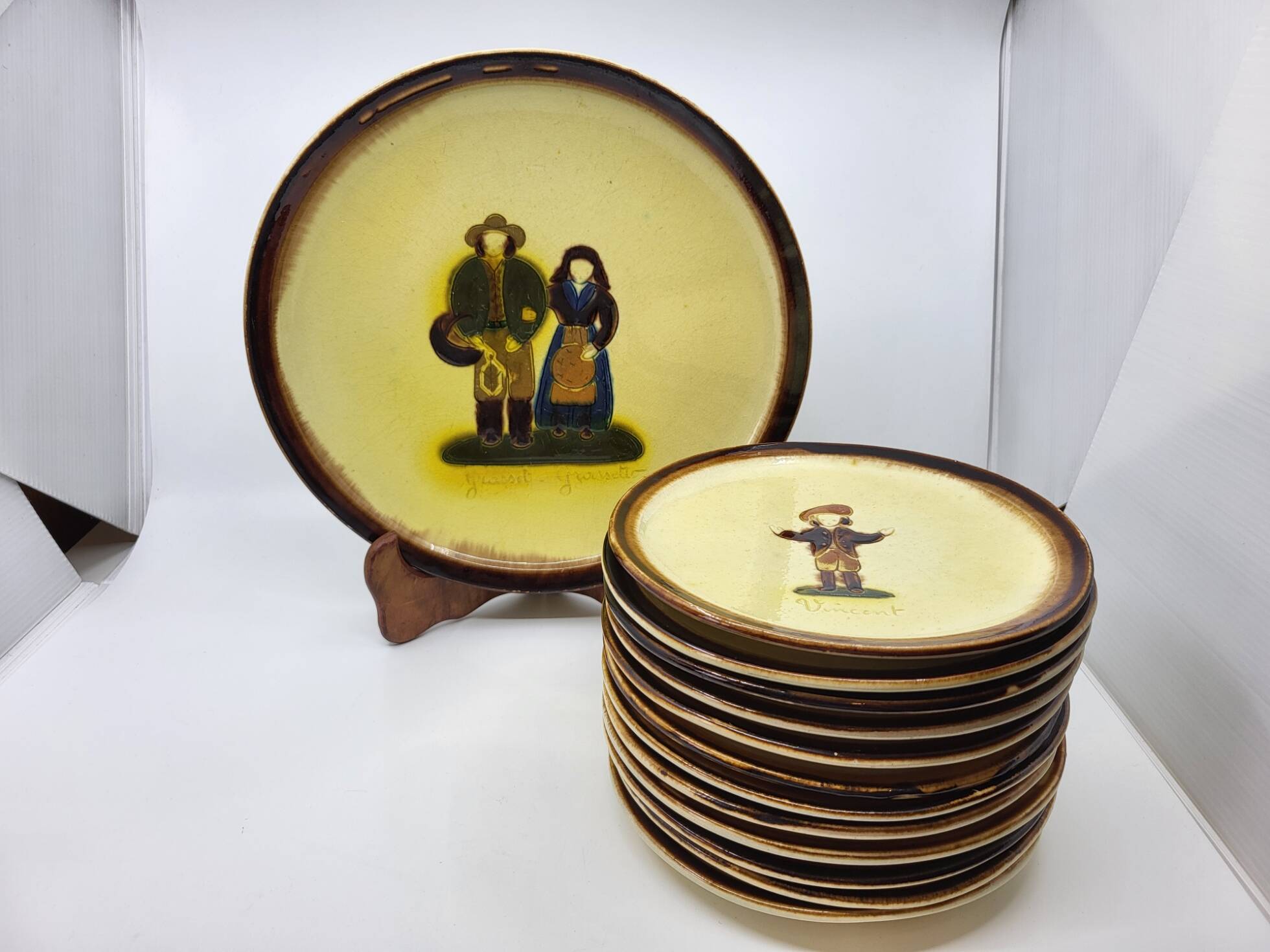 Dessert service Atelier Cerenne Vallauris Santons of Provence France 1950