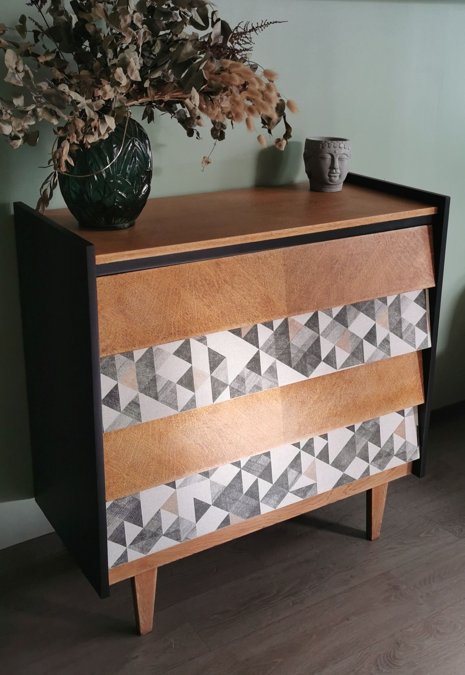 Vintage chest of drawers