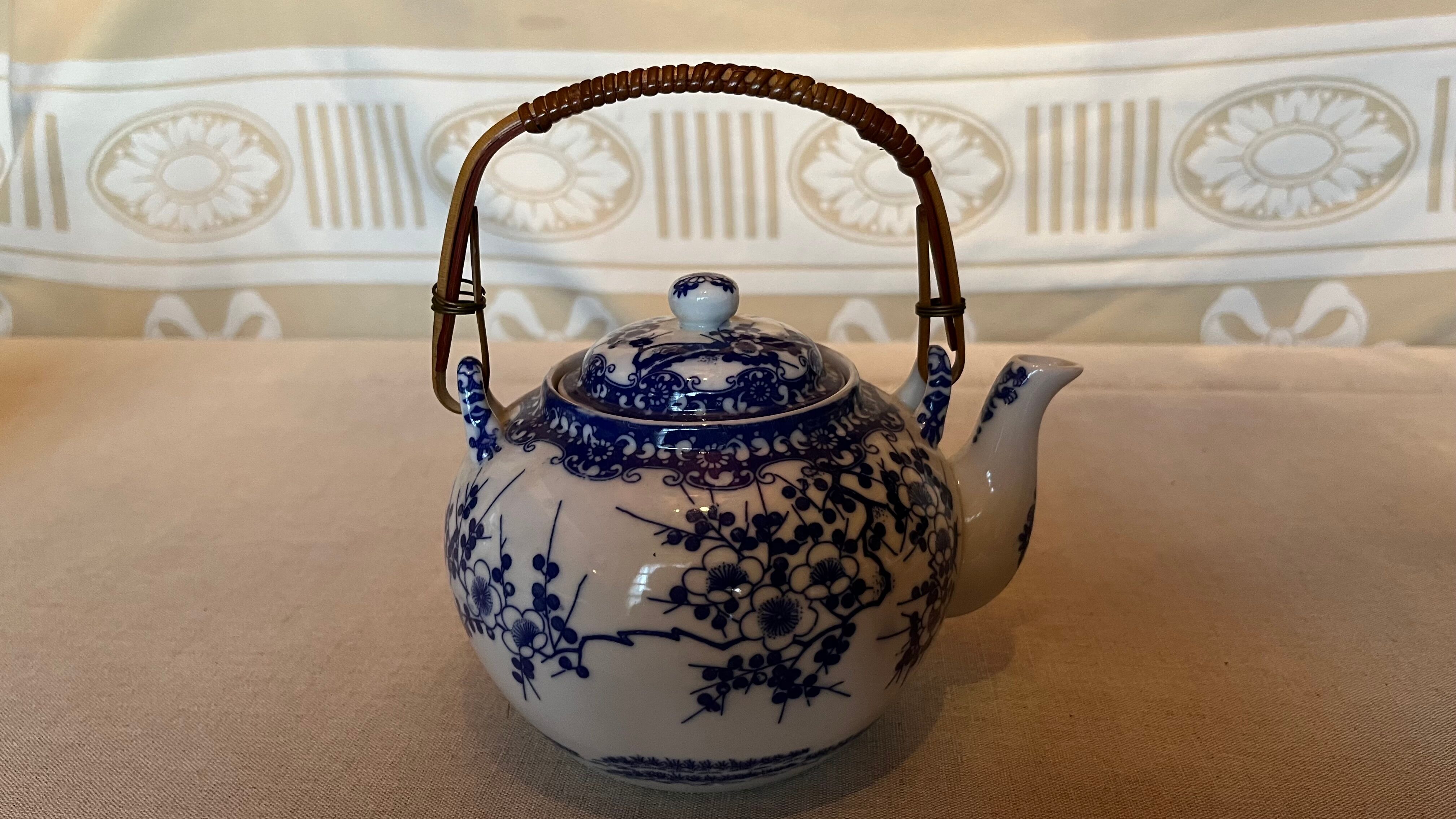 Japanese tea service in fine porcelain