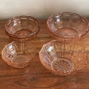 Coupelles roses en verre de Reims