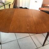 Extension table and 4 chairs by Hans Olsen edited by Frem Rolje