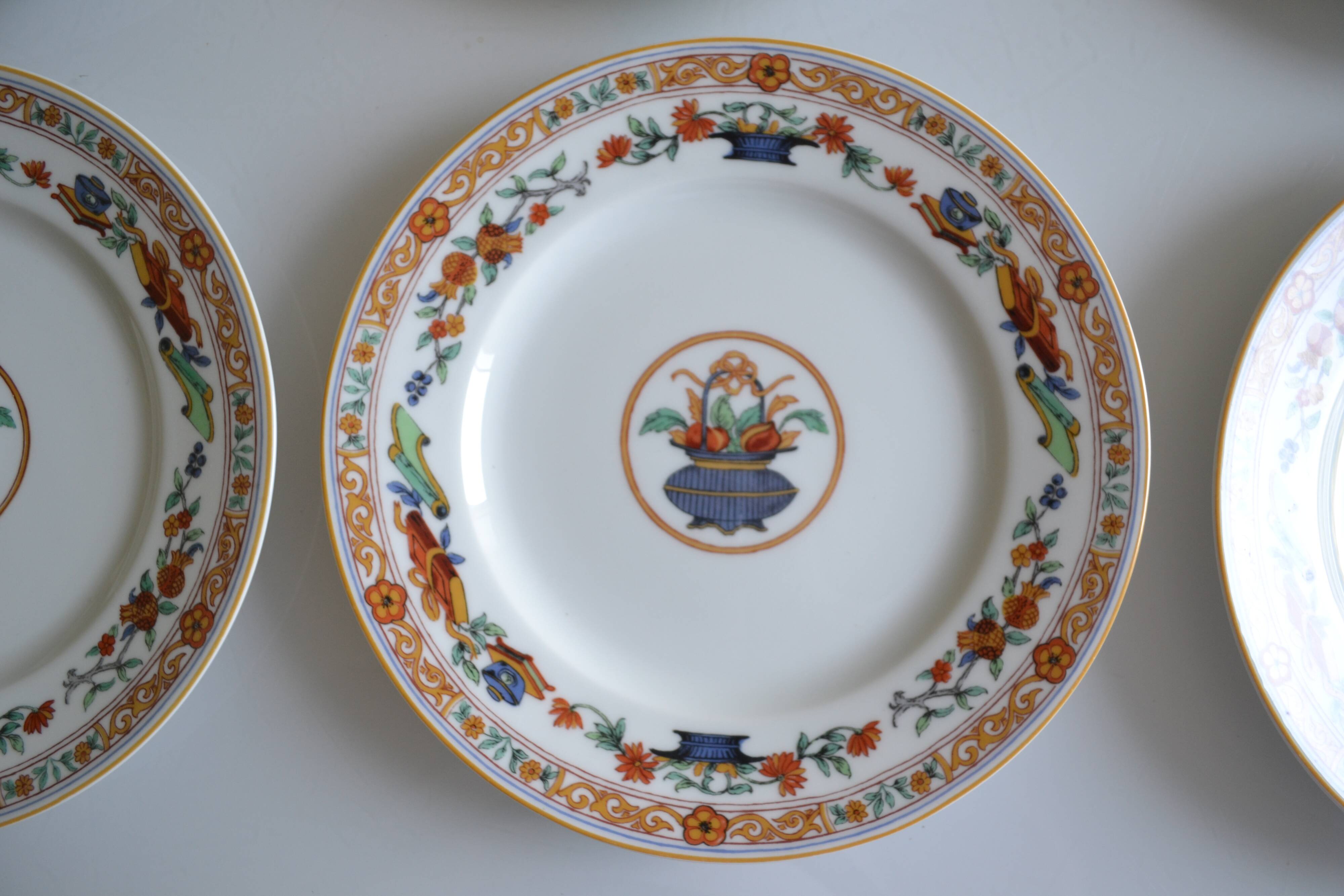 Porcelaine de Limoges Haviland 6 assiettes plates décor " A la corbeille "