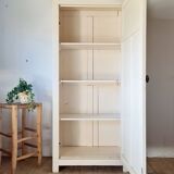 Antique Parisian bonnetière - Cream white - Panelled